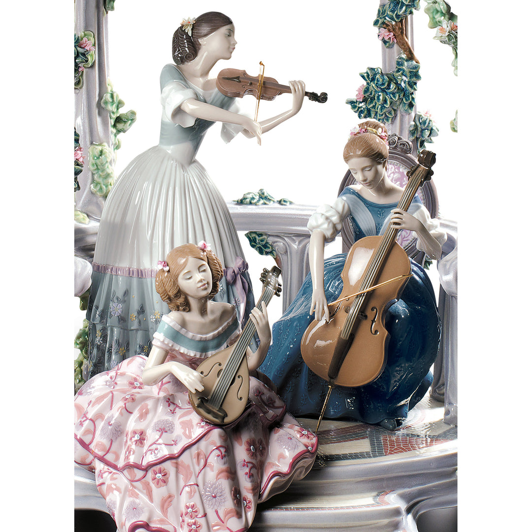Image 5 Lladro Summertime Symphony Women Sculpture. Limited Edition - 01001974