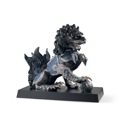 Lladro Guardian Lion Sculpture. Black. Limited Edition - 01001995