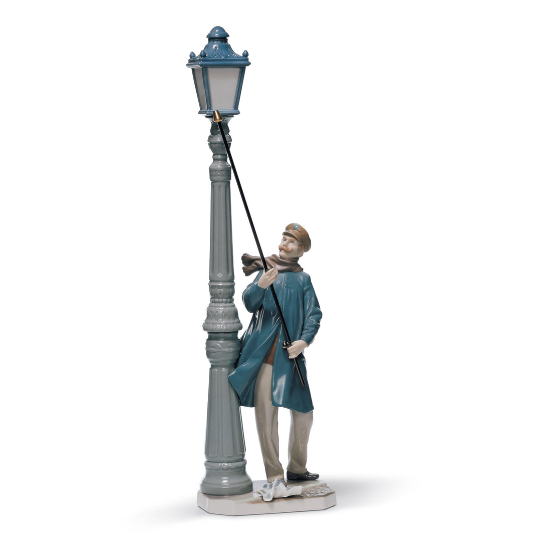 Lladro Lamplighter Figurine - 01005205