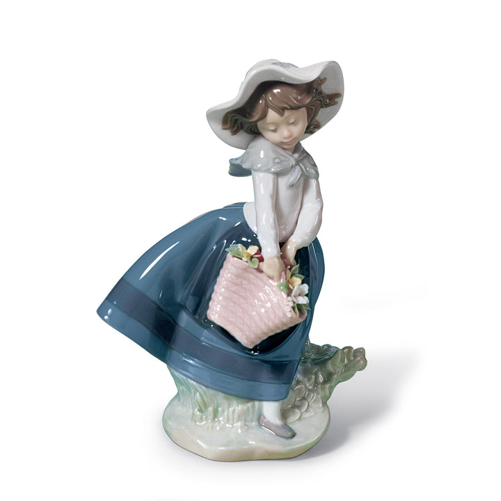 Lladro Pretty Pickings Girl Figurine - 01005222