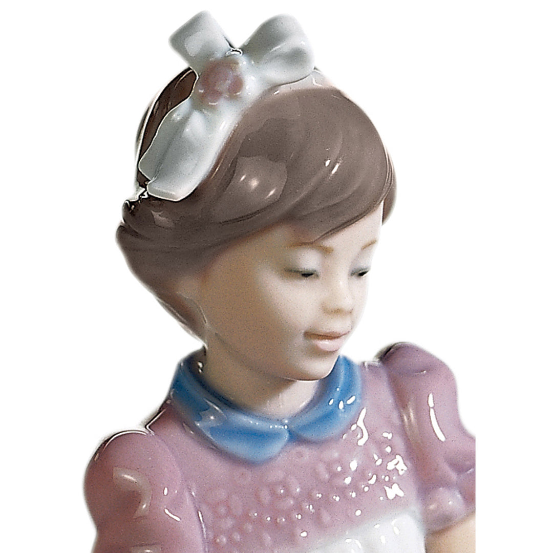 Image 3 Lladro Happy Birthday Girl Figurine - 01005429