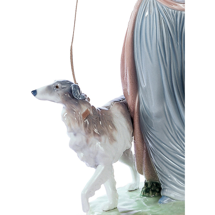 Image 5 Lladro Elegant Promenade Woman Figurine - 01005802