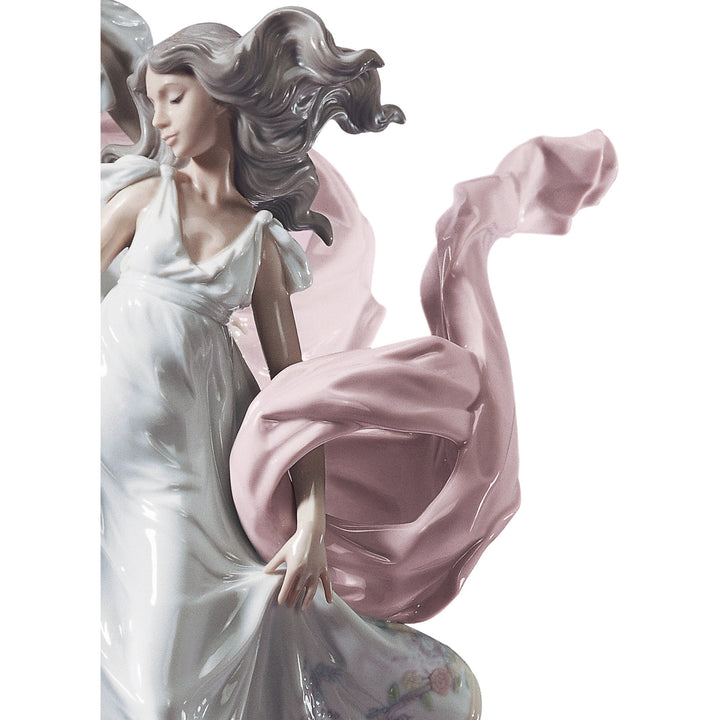 Image 4 Lladro Allegory of Liberty Women Figurine - 01005819