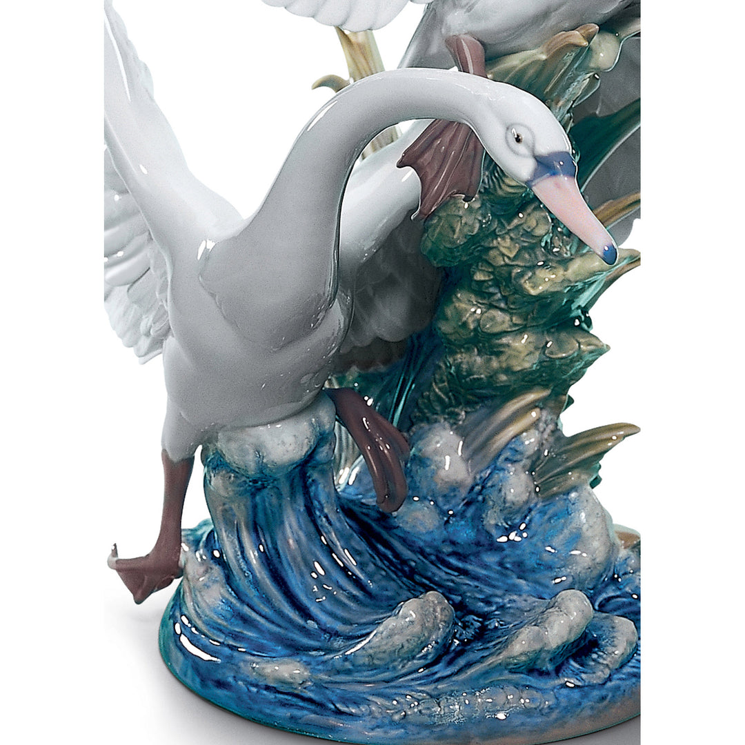 Image 4 Lladro Swans Take Flight Sculpture - 01005912