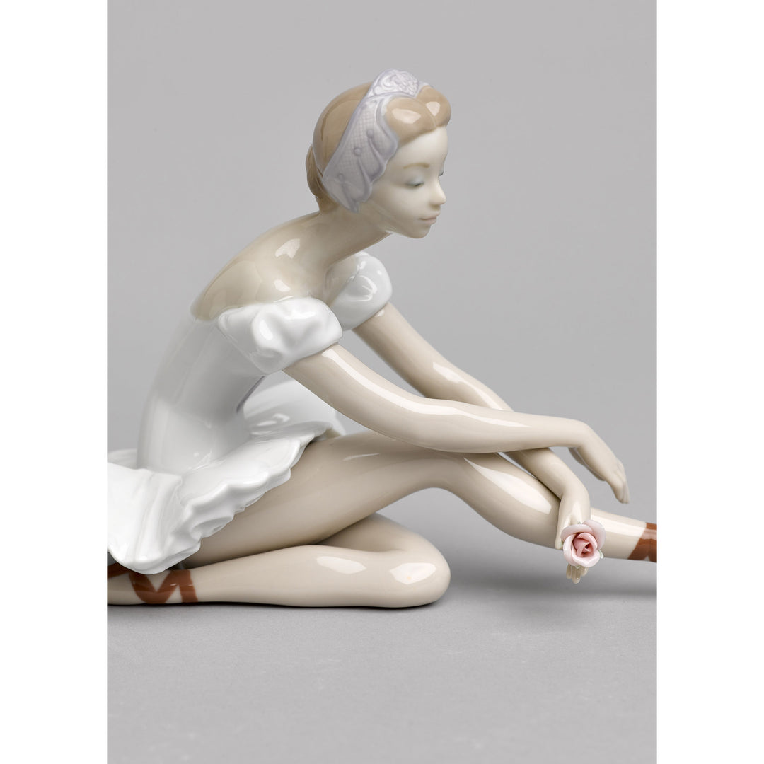 Image 4 Lladro Rose Ballet Figurine - 01005919