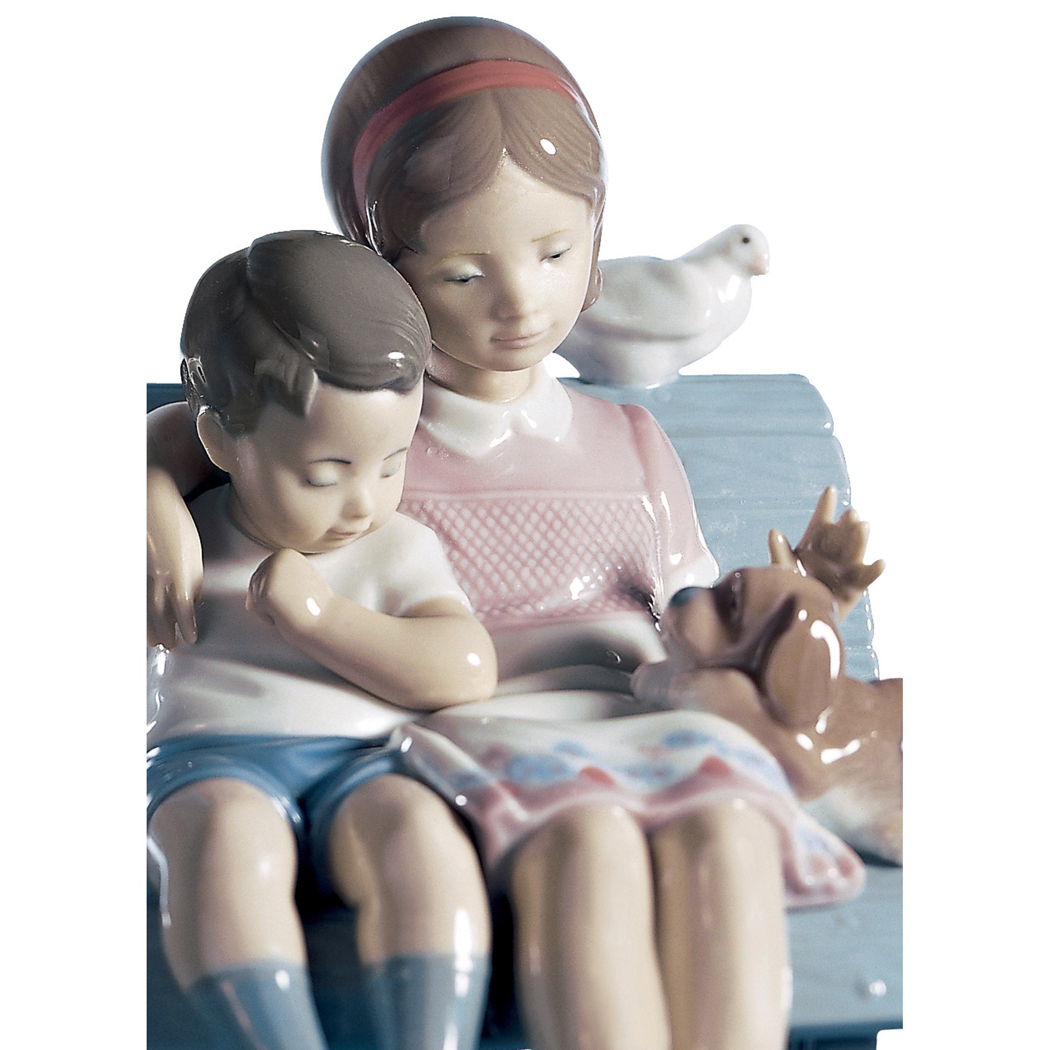 SURROUNDED BY LOVE Porcelain Figurine - Thumbnail 4