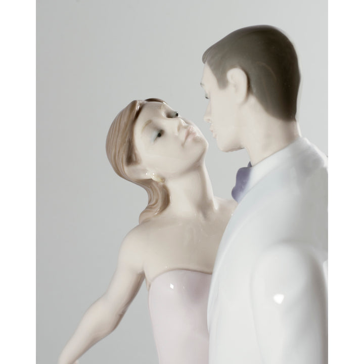 Image 3 Lladro Happy Anniversary Couple Figurine - 01006475