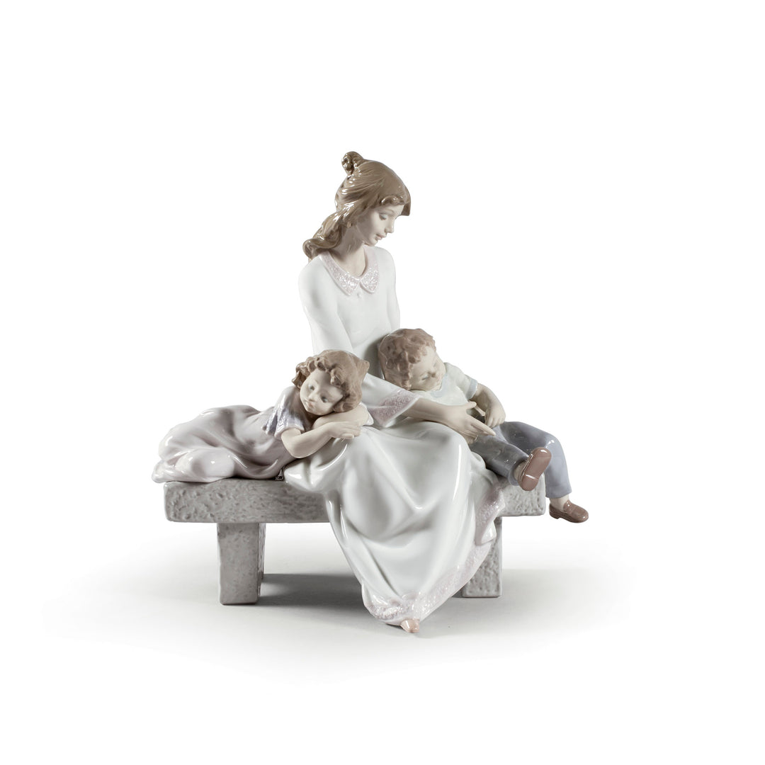 Lladro An Afternoon Nap Mother Figurine - 01006765