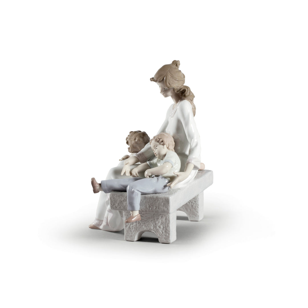 Image 2 Lladro An Afternoon Nap Mother Figurine - 01006765