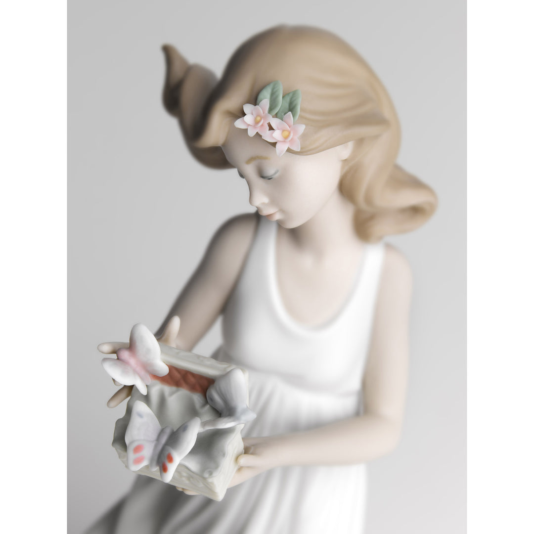 Image 2 Lladro Butterfly Treasures Woman Figurine - 01006777