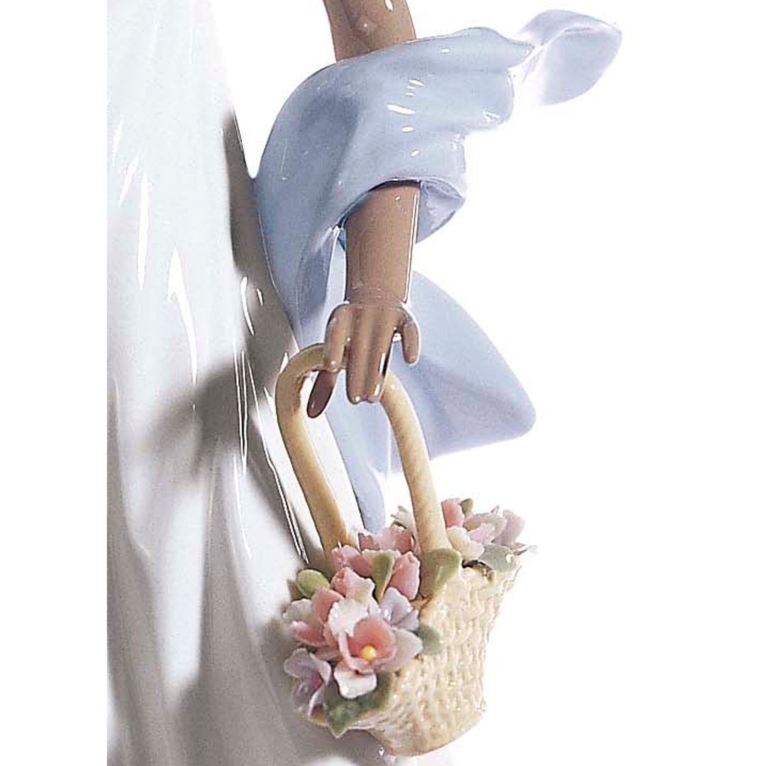 Image 3 Lladro Winds of Romance Woman Figurine - 01006783