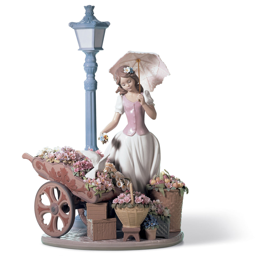 Lladro Flowers for Everyone Sculpture - 01006809
