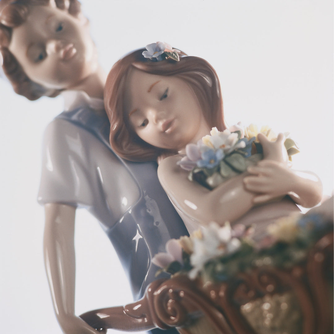 Image 2 Lladro The Prettiest of All Couple Figurine - 01006850