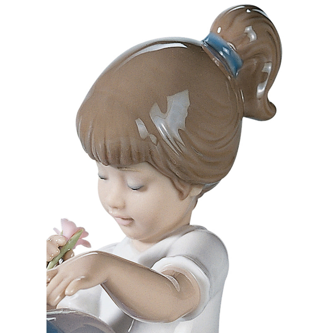 Image 4 Lladro An Elegant Touch Girl Figurine - 01006862