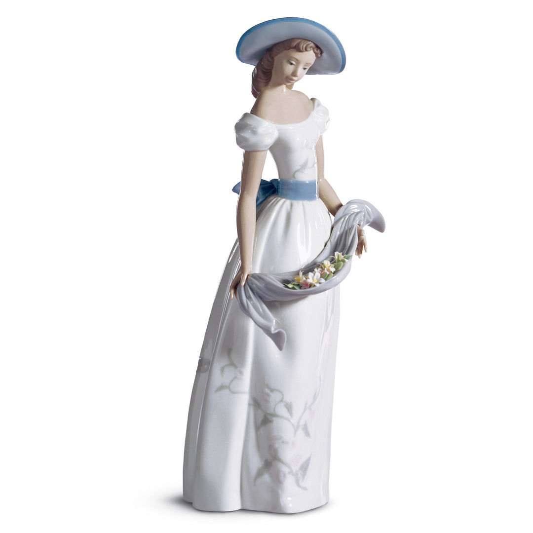 Lladro Fragances and Colors Woman Figurine - 01006866