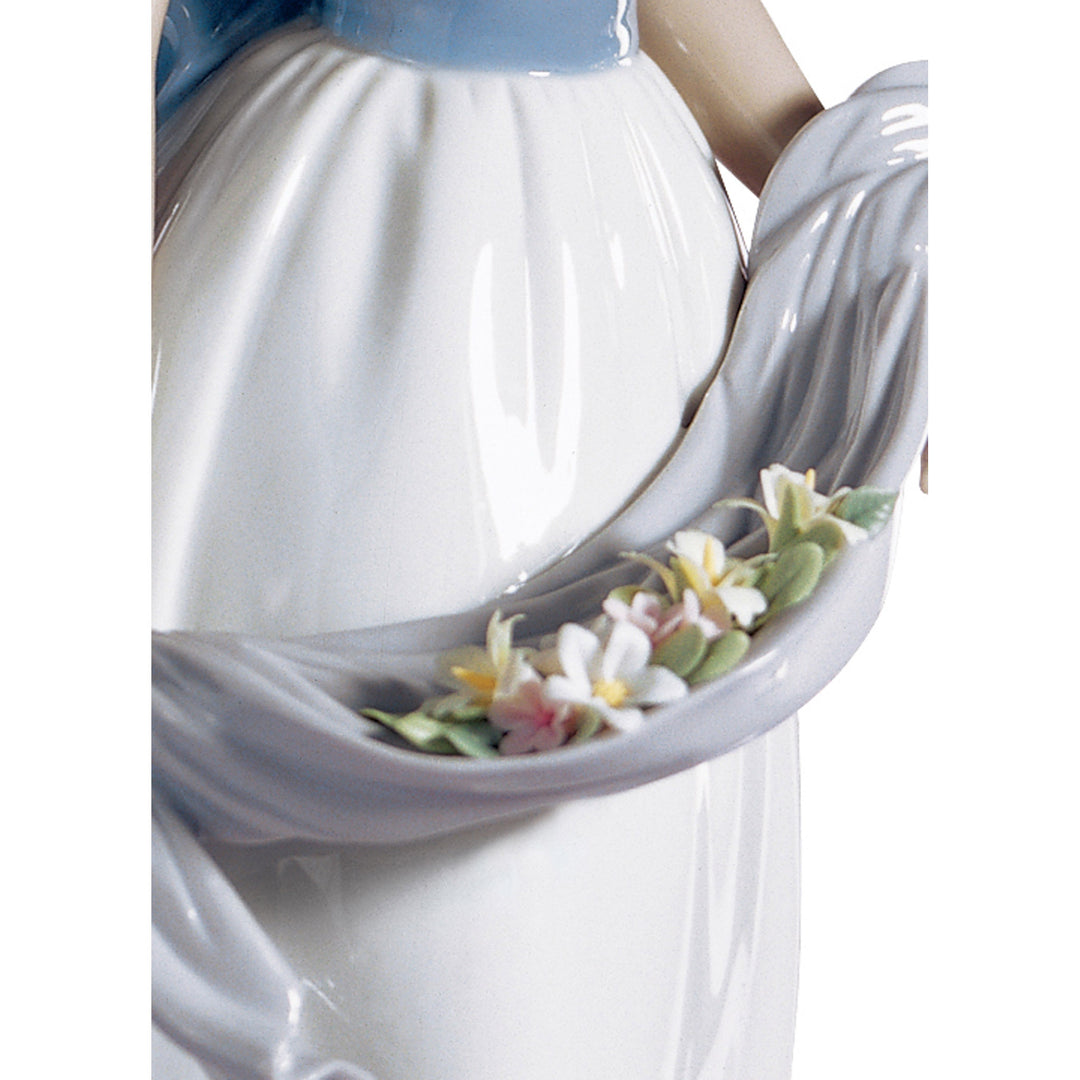 Image 3 Lladro Fragances and Colors Woman Figurine - 01006866