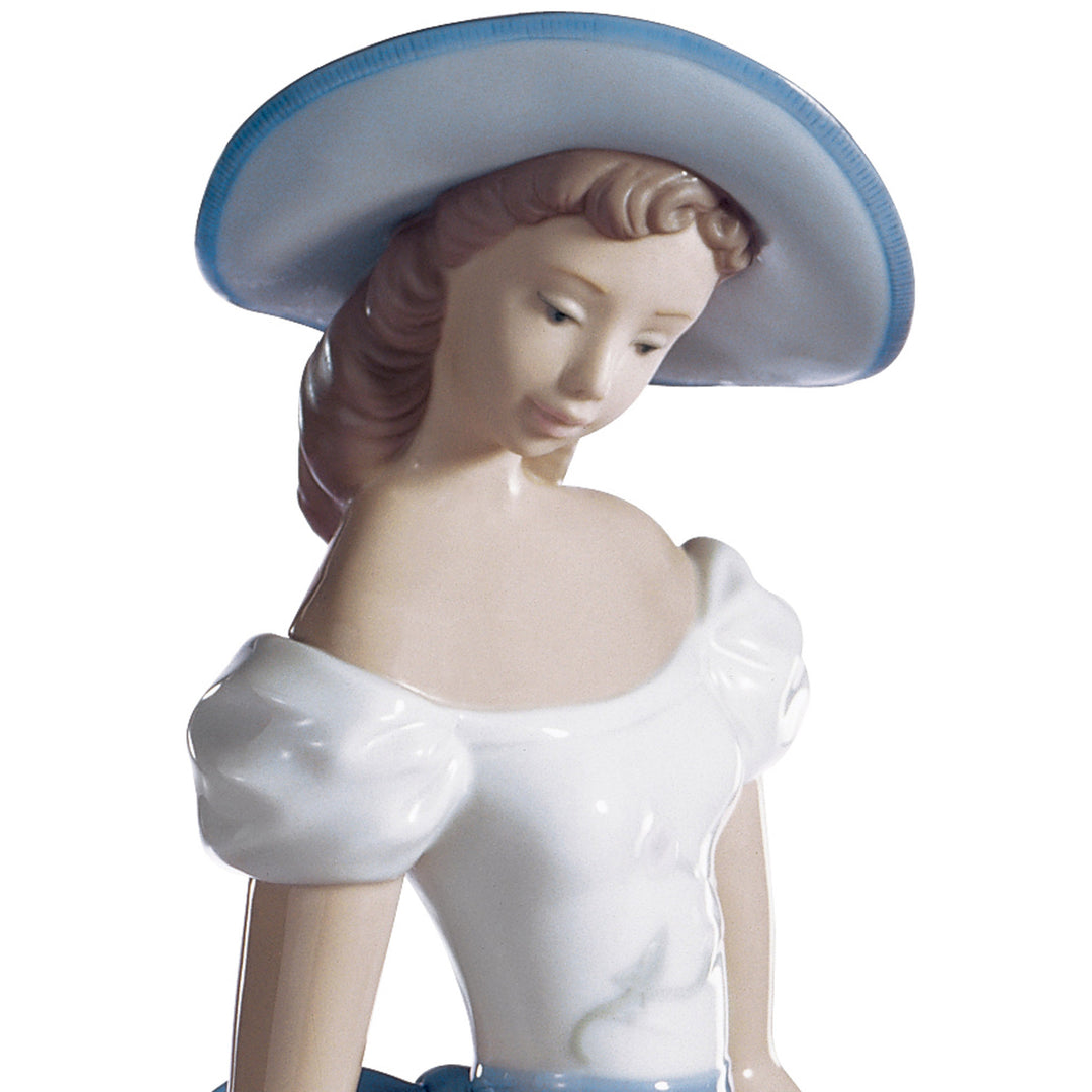 Image 4 Lladro Fragances and Colors Woman Figurine - 01006866