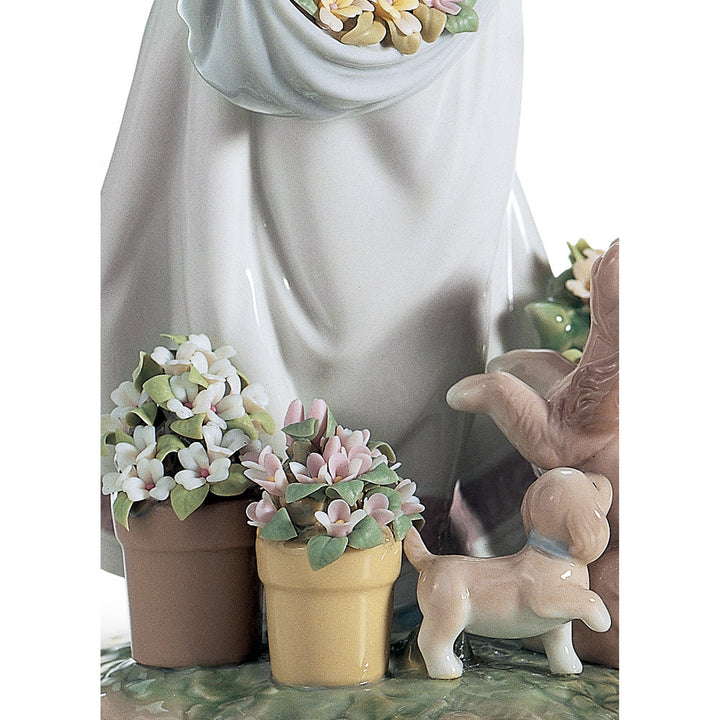 Image 4 Lladro A Romp in The Garden Girl Figurine Type 626 - 01006907