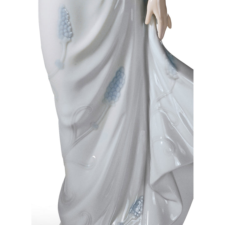 Image 4 Lladro A Flower's Whisper Woman Figurine - 01006918