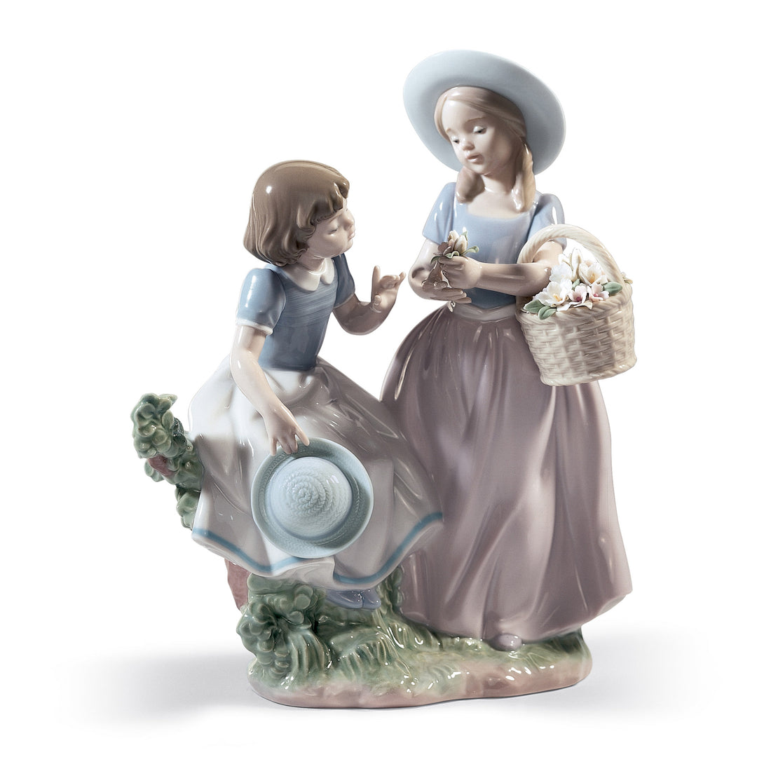 Lladro Girlfriends Figurine - 01006949