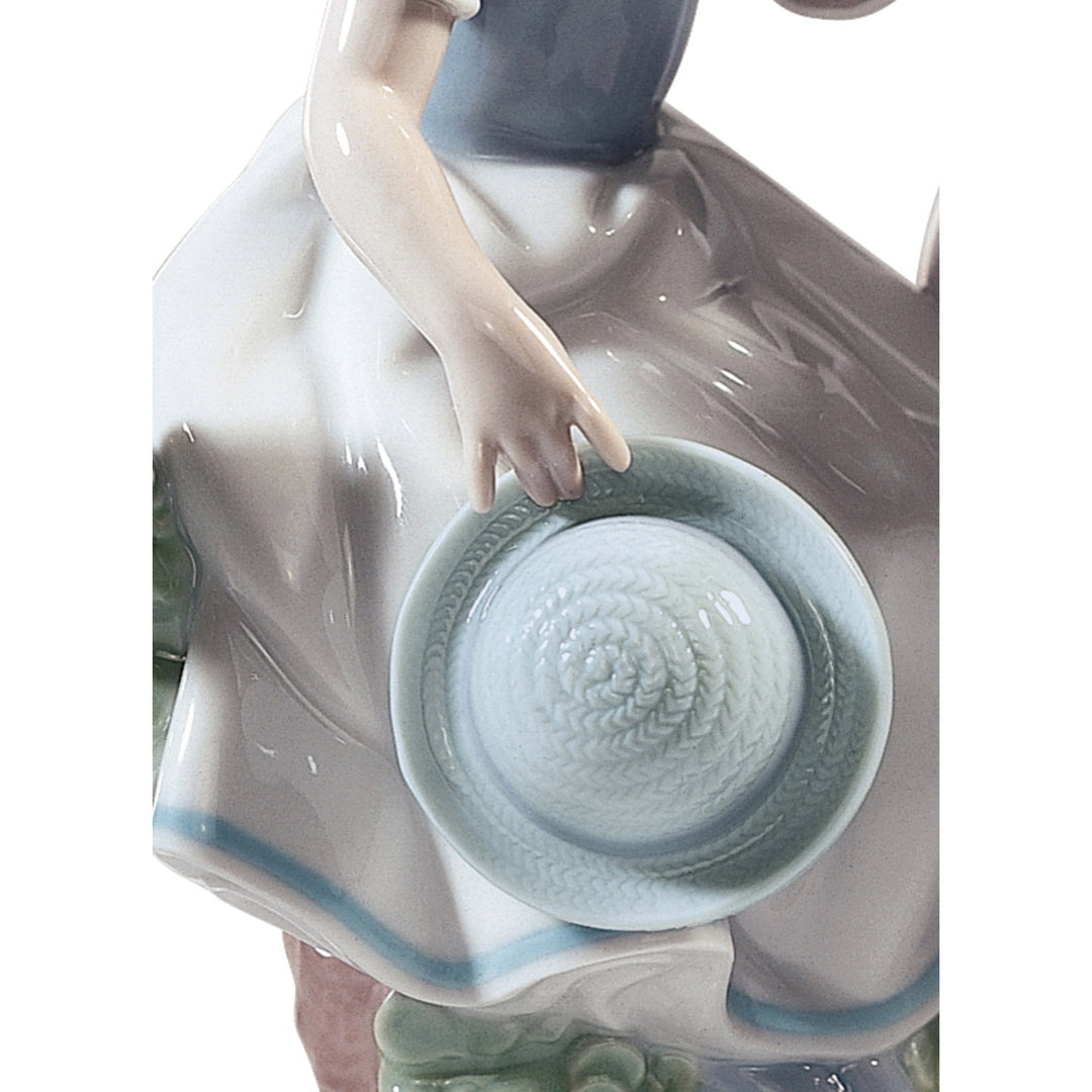 Image 4 Lladro Girlfriends Figurine - 01006949