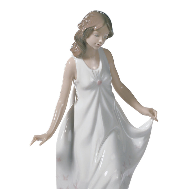 Image 2 Lladro Wonderful Mother Figurine - 01006975