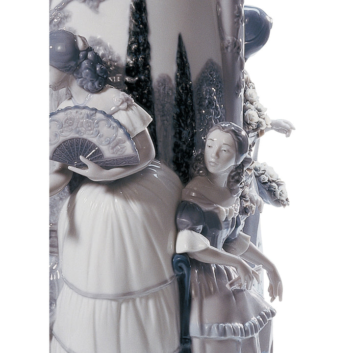 Image 5 Lladro Ladies in The Garden Vase. Limited Edition. Grey and Silver Luster - 01007033
