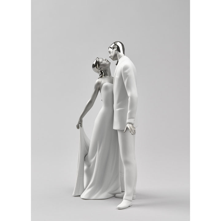 Image 5 Lladro Happy Anniversary Couple Figurine. Silver Lustre - 01007045