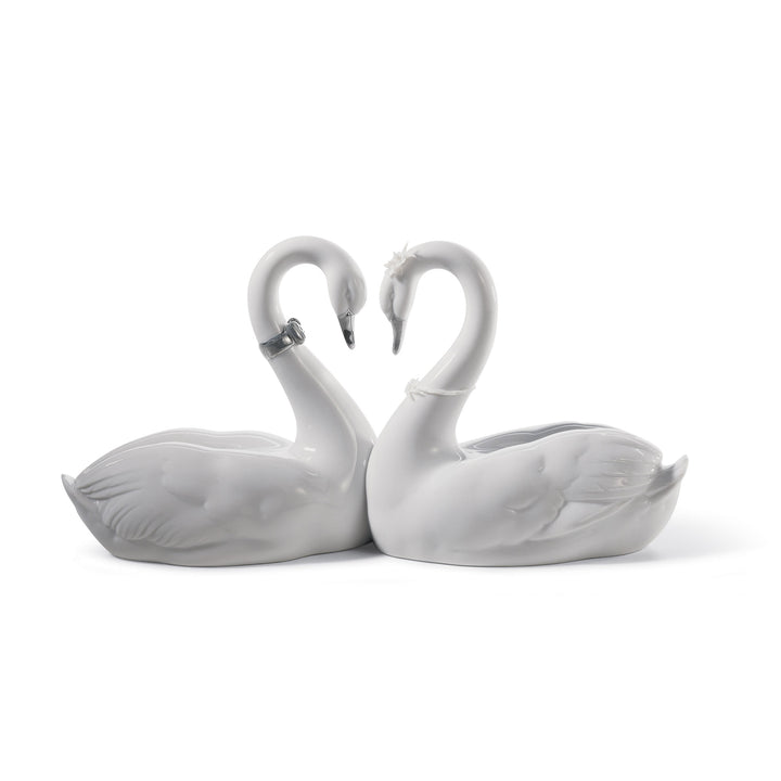 Lladro Endless Love Swans Figurine. Silver Lustre - 01007049