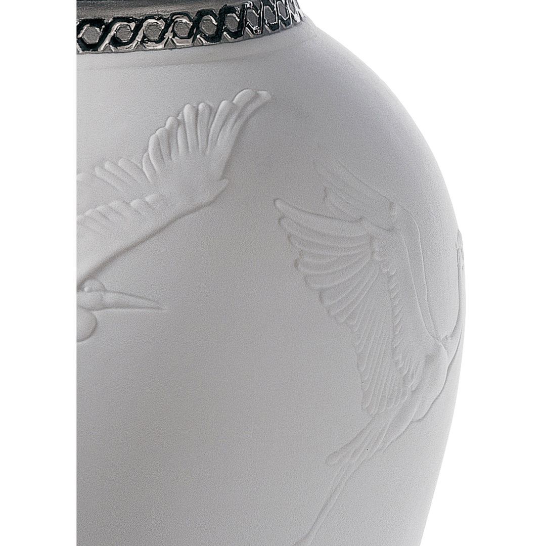 Image 5 Lladro Herons Realm Covered Vase Figurine. Silver Lustre - 01007052