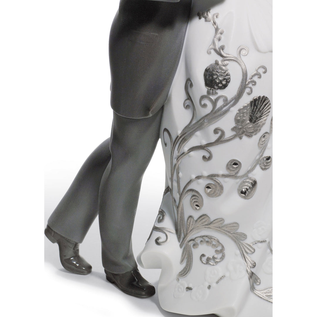 Image 5 Lladro Lovers' Waltz Couple Figurine. Silver Lustre - 01007193