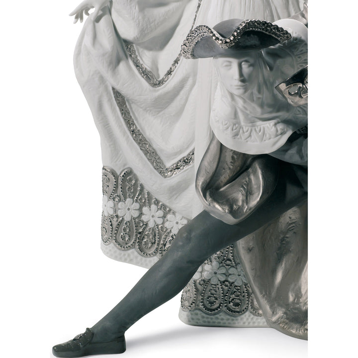 Image 5 Lladro Venetian Carnival Couple Sculpture. Limited Edition. Silver Lustre - 01007194