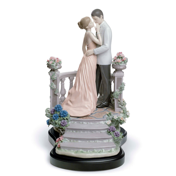 Lladro Moonlight Love Couple Figurine. Limited Edition - 01007695