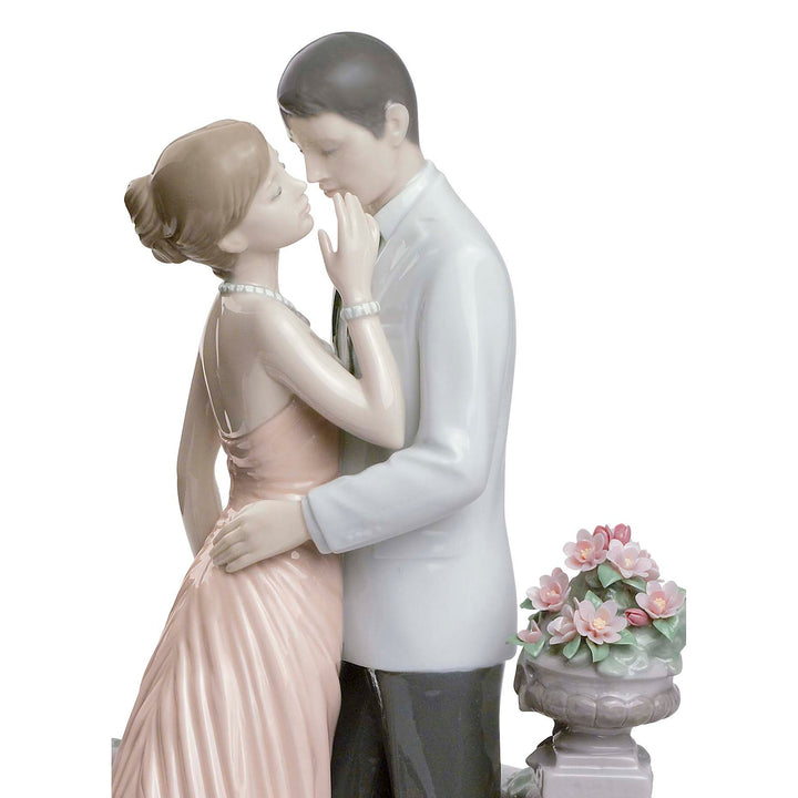 Image 5 Lladro Moonlight Love Couple Figurine. Limited Edition - 01007695