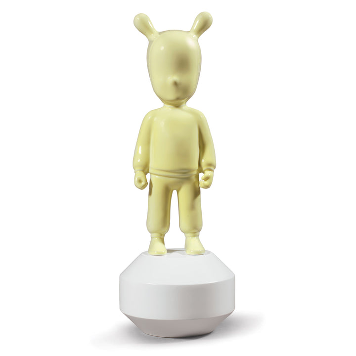 Lladro The Yellow Guest Figurine. Small Model. - 01007735