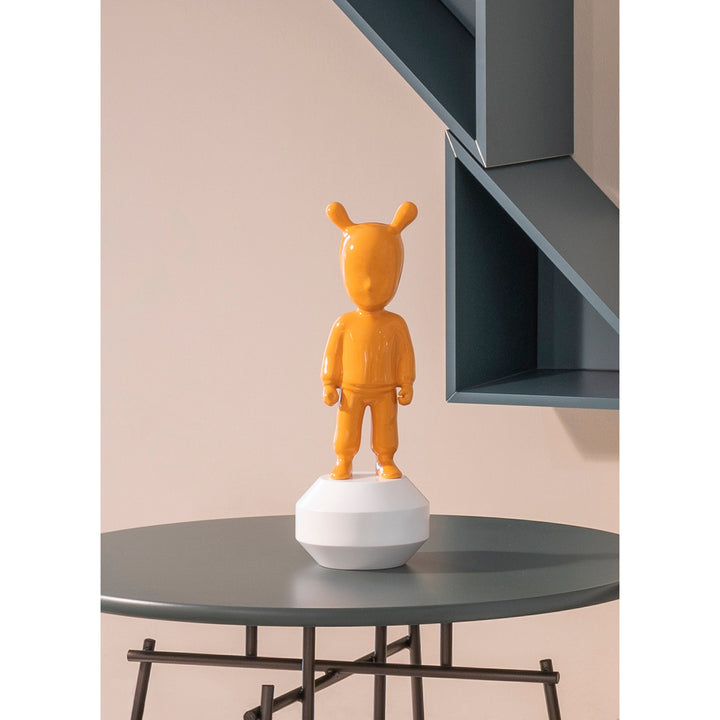 Image 4 Lladro The Orange Guest Figurine. Small Model. - 01007749