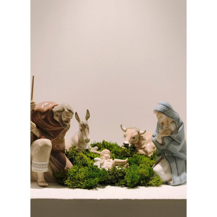 Image 2 Lladro Silent Night Nativity Set - 01007804