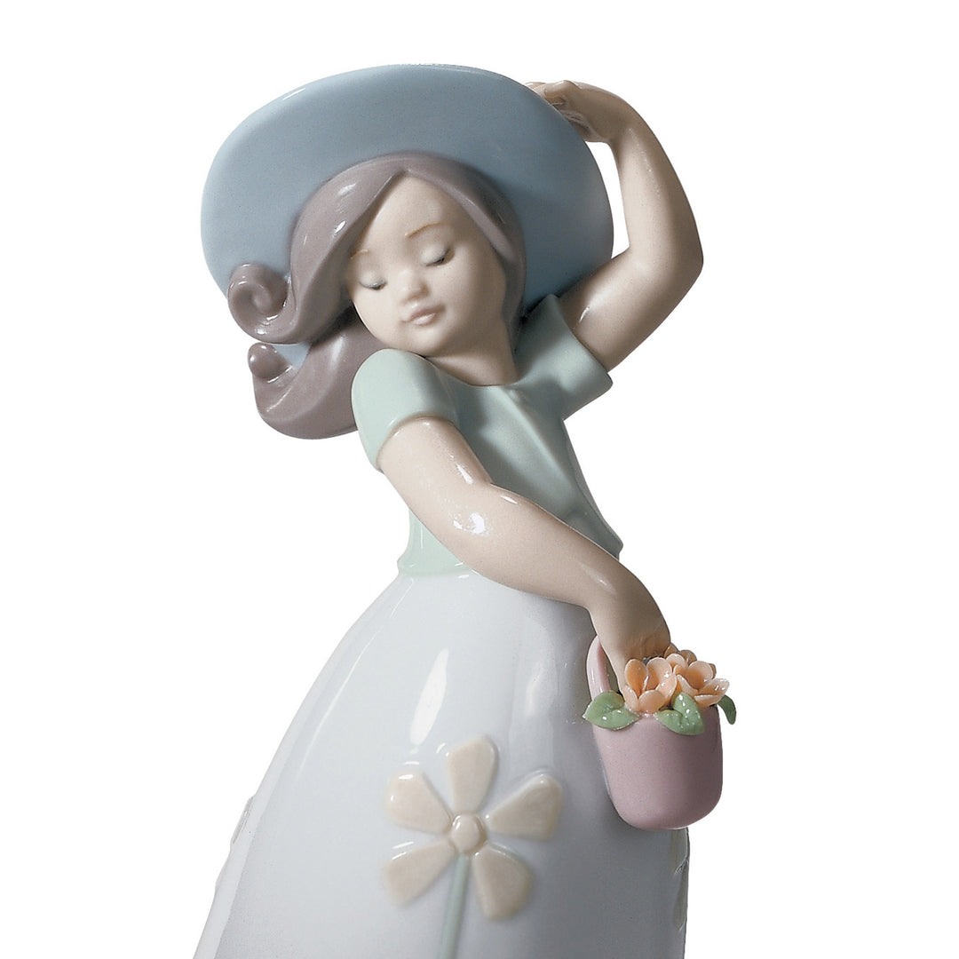 Image 2 Lladro Little Daisy Girl Figurine - 01008041
