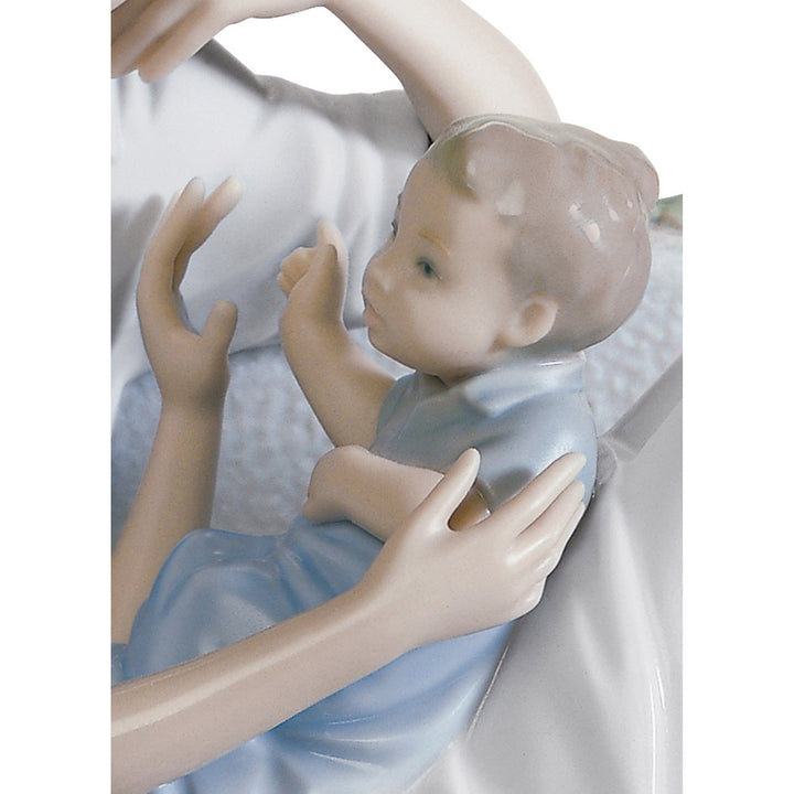 Image 3 Lladro A Priceless Moment Couple Figurine - 01008056