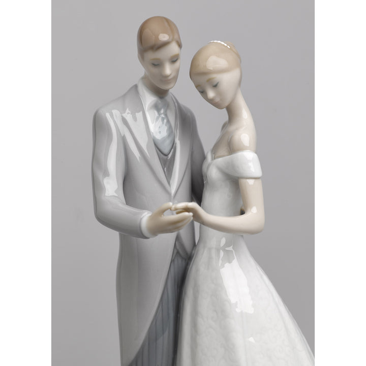 Image 5 Lladro Together Forever Couple Figurine - 01008107