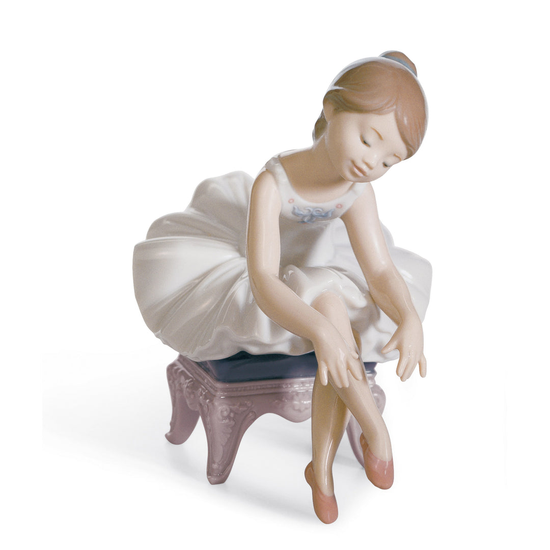 Lladro Little Ballerina I Girl Figurine - 01008125