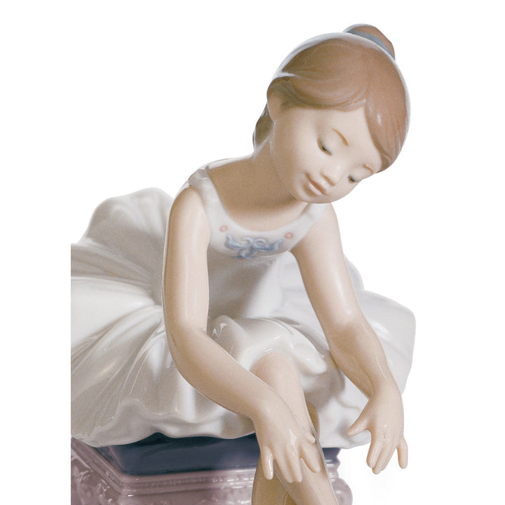 Image 2 Lladro Little Ballerina I Girl Figurine - 01008125