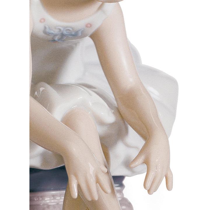 Image 5 Lladro Little Ballerina I Girl Figurine - 01008125