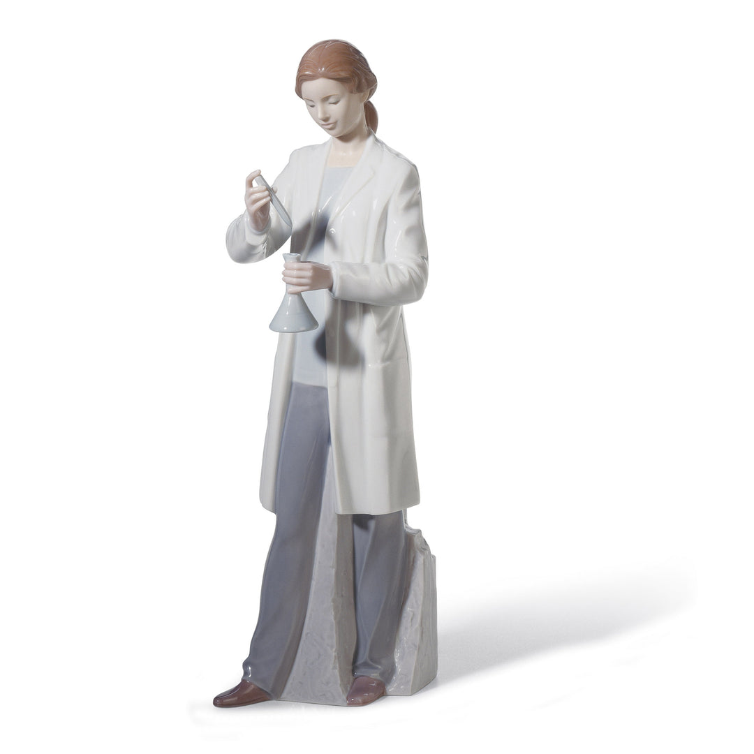 Lladro In The Laboratory Woman Figurine - 01008152