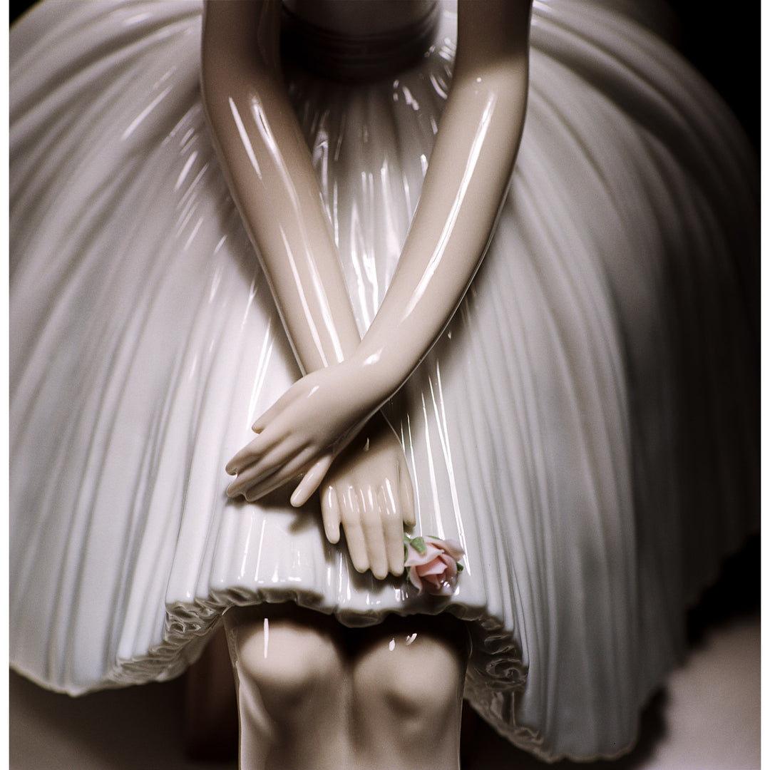 Image 3 Lladro Refinement Ballet Woman Figurine - 01008243
