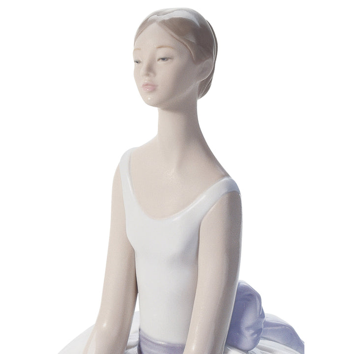 Image 5 Lladro Refinement Ballet Woman Figurine - 01008243