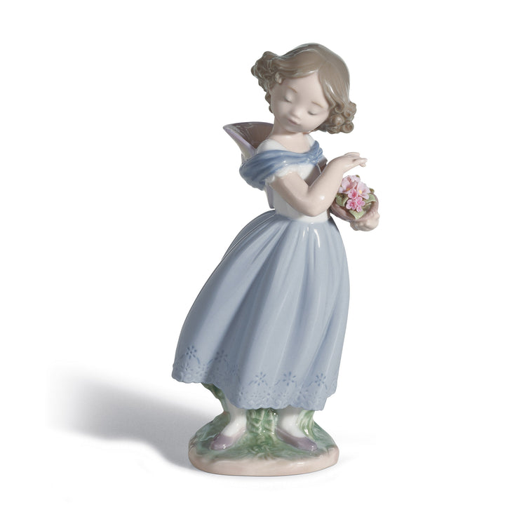 Lladro Adorable innocence Girl Figurine - 01008247