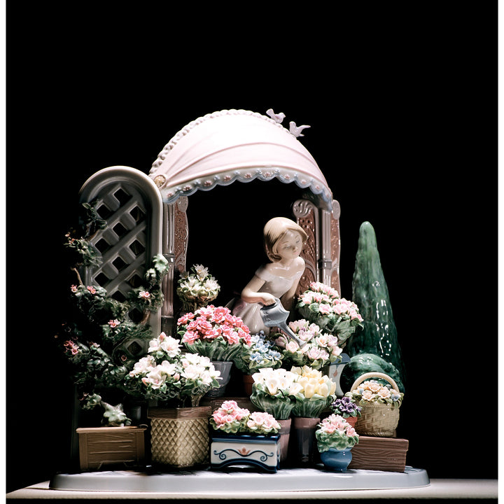 Image 4 Lladro Romantic Feelings Woman Sculpture - 01008250