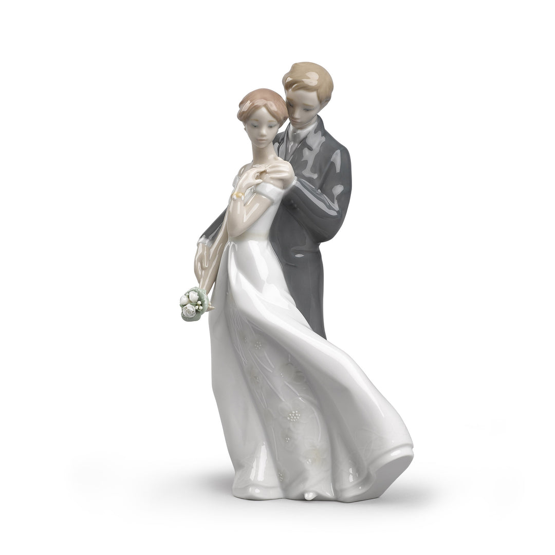 Lladro Everlasting Love Couple Figurine - 01008274