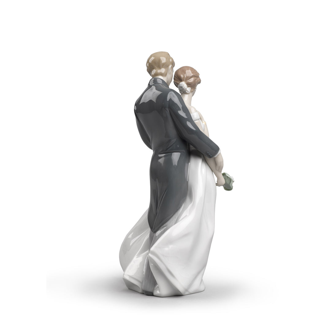 Image 2 Lladro Everlasting Love Couple Figurine - 01008274